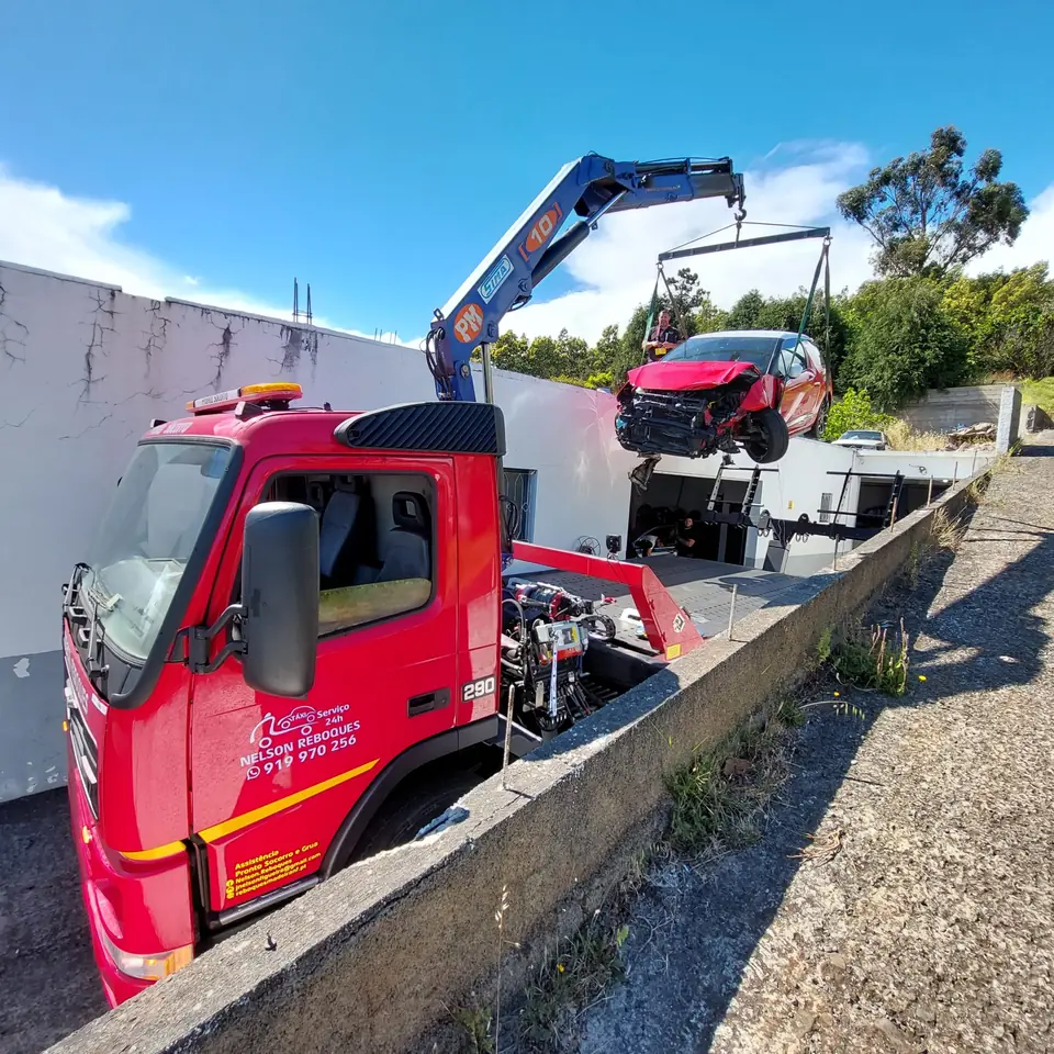 Serviço de grua para remoção de viaturas – foto 2